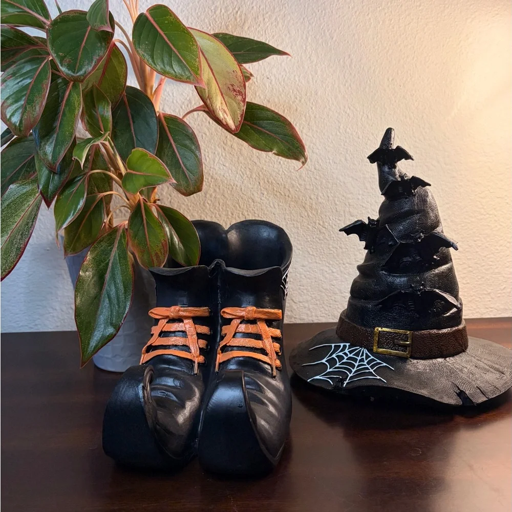 Two piece witch hat and shoes holiday decor - Picture 1 of 7